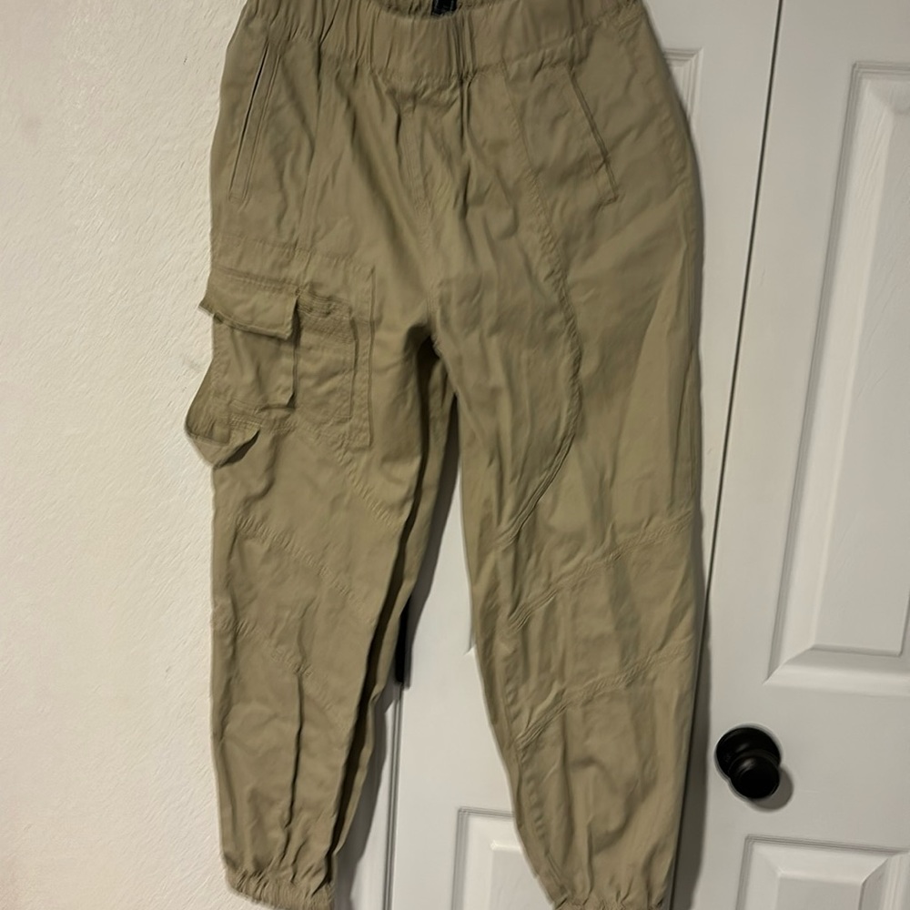 Painters pants with elastic ankles